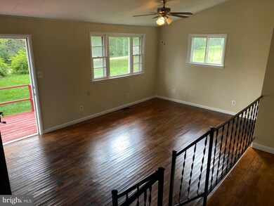 292 Arnold Dr, Hedgesville, WV 25427 - photo 4