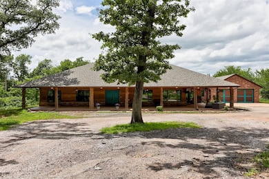 1128 Flaming Oaks Dr, Norman, OK 73026 - photo 2