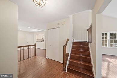 9412 Vineyard Haven Dr, Montgomery Village, MD 20886 - photo 2