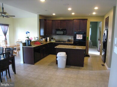 12502 Macintosh Ct, Fort Washington, MD 20744 - photo 3