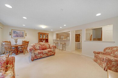 42 Watson Ct Howell NJ 07731-large-011-1