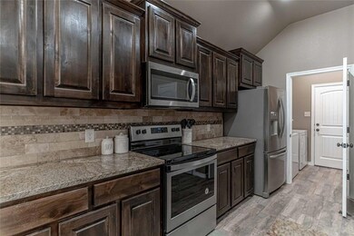 3211 Arrow Creek Dr, Granbury, TX 76049 - photo 6