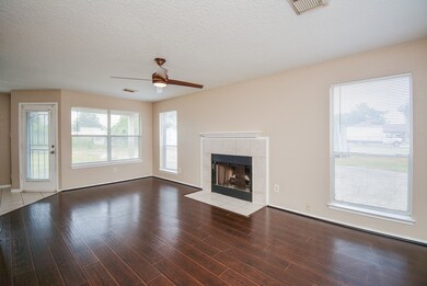 7433 Maxroy St, Houston, TX 77088 - photo 3