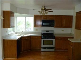 932 Cortney Dr, Carpentersville, IL 60110 - photo 7