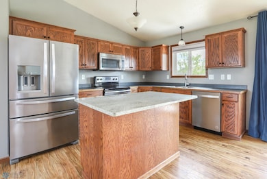 4507 Newport Ln, West Fargo, ND 58078 - photo 2