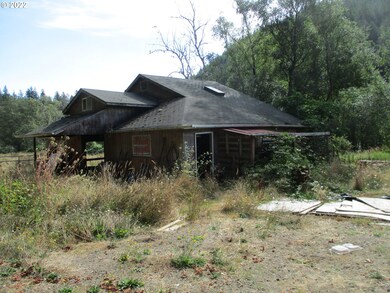 8162 N Fork Siuslaw Rd, Florence, OR 97439 - photo 4