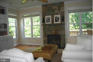 1924 Poole Ln, McLean, VA 22101 - photo 4