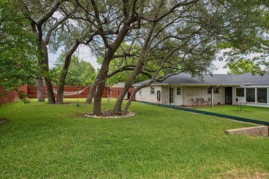 121 Edgewood Dr, Fredericksburg, TX 78624 - photo 6