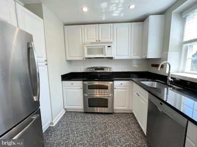 3052 S Buchanan St unit C2, Arlington, VA 22206 - photo 2
