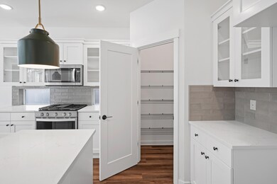 20745 SE Iron Horse Ln, Bend, OR 97702 - photo 4