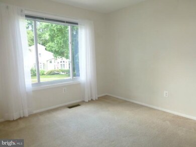 9308 Raintree Rd, Burke, VA 22015 - photo 7