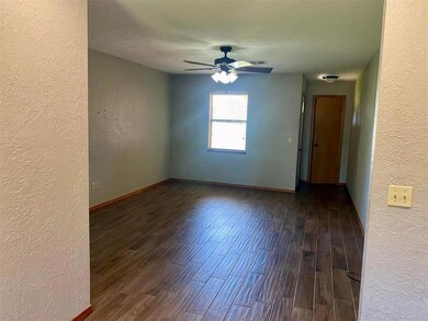 137 Elmwood Ave, Weatherford, OK 73096 - photo 5