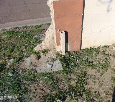 FRONT BOUNDARY STAKE APPROX LOCATION MLS