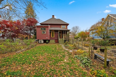 254 Davis St, Greenfield, MA 01301 - photo 4