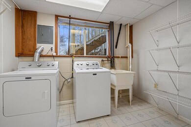 1019 Wellington Way, Hartland, WI 53029 - photo 4