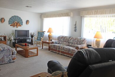 Living room 2