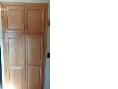 A newly added pantry allows to additional storage.
