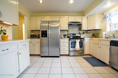 5712 Jennifer Cir unit 10A, Anchorage, AK 99504 - photo 3