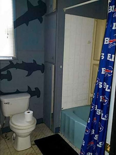 Bathroom 1st floor