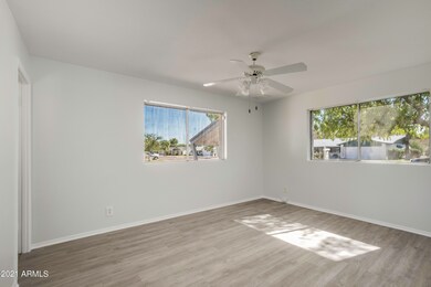 3042 E Desert Cove-16