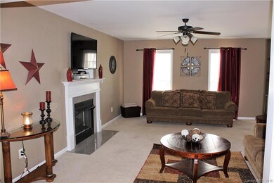 1009 Ayrshire Ln, Dallas, NC 28034 - photo 6