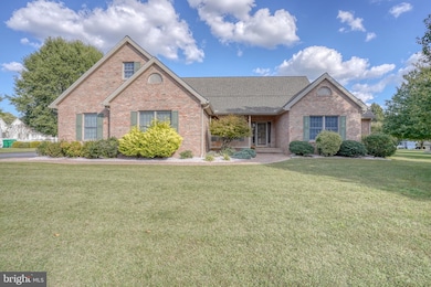 205 Scarlet Cir, Dover, DE 19904 - photo 2