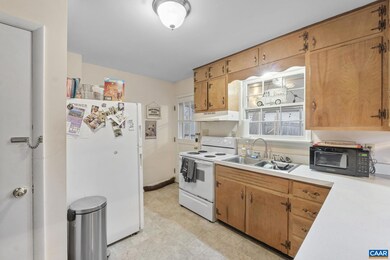 116 Olinda Dr, Charlottesville, VA 22903 - photo 4