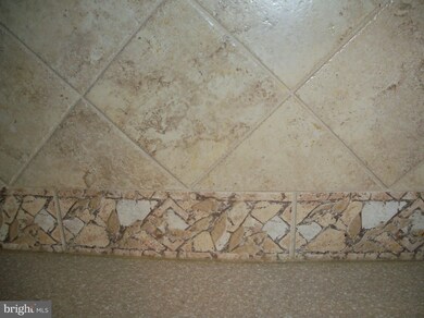 14240 Oakpointe Dr, Laurel, MD 20707 - photo 7