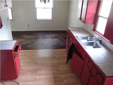 Alt. Kitchen