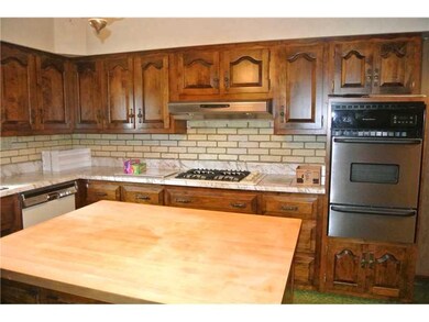 Kitchen. LARGE KITCHEN. BEAUTIFUL CABINETS AND LOT
