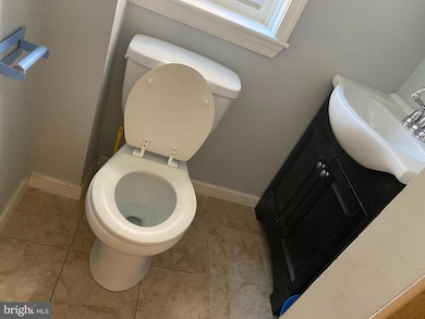 1342 W Westmoreland St unit 2F, Philadelphia, PA 19140 - photo 4