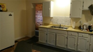 Kitchen 718 Dale Rd