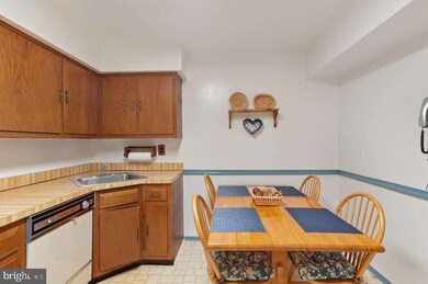 814 Silver Ct, Hamilton Square, NJ 08690 - photo 6