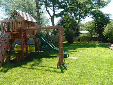 228 Greenwood Dr, Wakefield, RI 02879 - photo 7