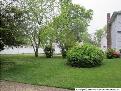 75 Claypit Rd, Staten Island, NY 10309 - photo 3