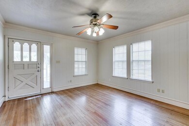 609 E Lampasas St, Ennis, TX 75119 - photo 4