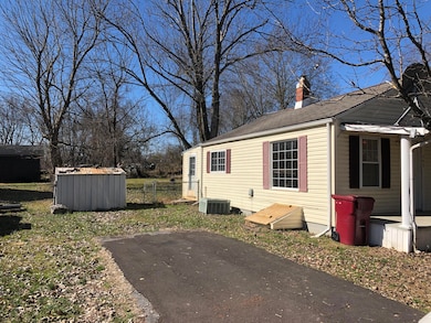 303 Roosevelt St, Johnson City, TN 37601 - photo 2