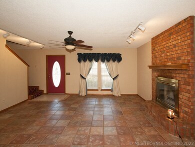 2617 S Maple Ave, Broken Arrow, OK 74012 - photo 5