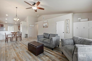 1030 S Date St, Jerome, ID 83338 - photo 5