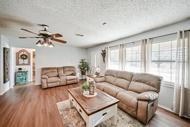 1713 Valley View Dr, Joshua, TX 76058 - photo 6