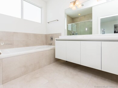 10243 NW 72nd St, Doral, FL 33178 - photo 7