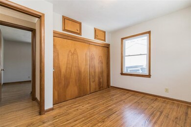 2262 C St SW, Cedar Rapids, IA 52404 - photo 4