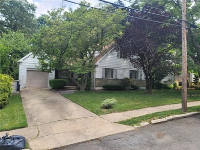 61 E Cheshire Place, Staten Island, NY 10301 - photo 3