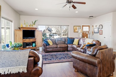 1453 NW 20th Ct, Redmond, OR 97756 - photo 4