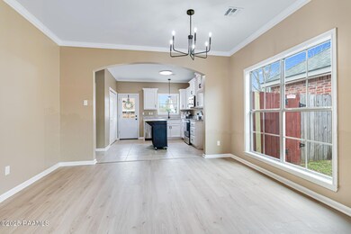 6-web-or-mls-406 Common Pointes Dr-3