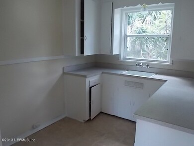 1336 Pine Grove Ct, Jacksonville, FL 32205 - photo 5