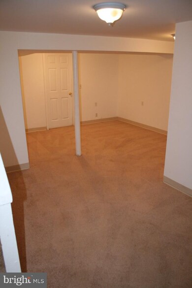 8545 Willow Oak Rd, Parkville, MD 21234 - photo 6