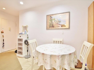 10 Bryant Crescent unit 2L, White Plains, NY 10605 - photo 7