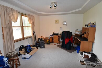 3844 Greenbriar Dr, Columbus, IN 47203 - photo 2