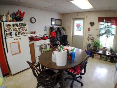 669 Union St, Littleton, NH 03561 - photo 4